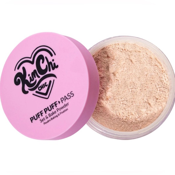KIMCHI CHIC BEAUTY
Puff Puff Pass Set & Bake Powder in 03 Translucent - Picture 9 of 15